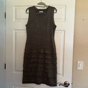 Sleeveless Calvin Klein Dress!! ❤️